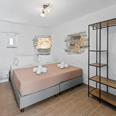 Peaceful In Livadia, Near Chora And Vrakhnos